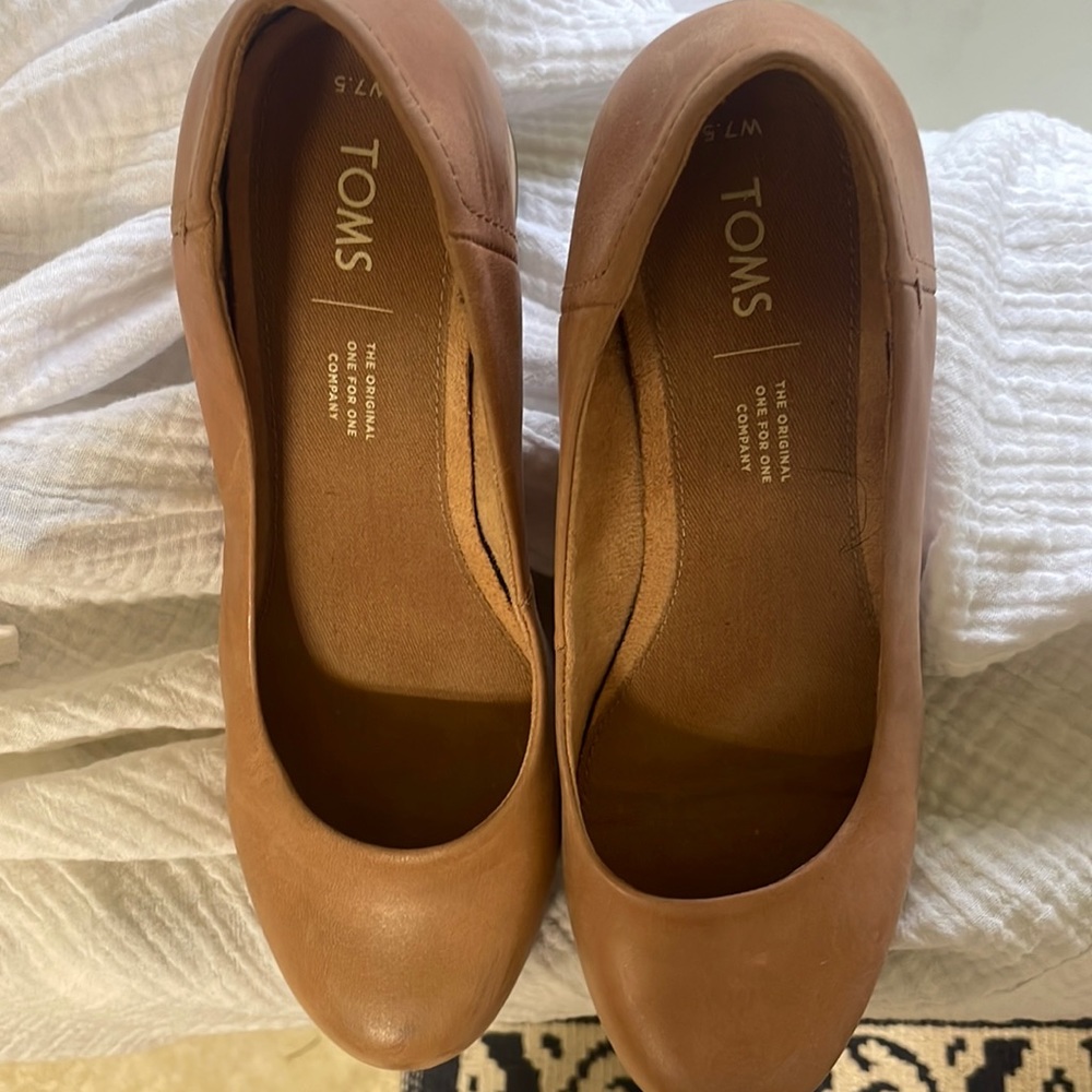 Toms Women's Tan Leather Heels